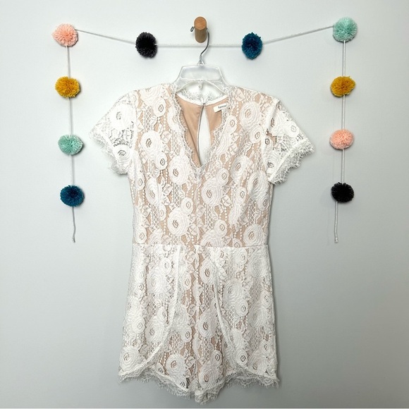 Francesca’s White and Cream Lace Romper - Picture 1 of 7